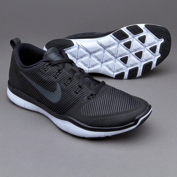 nike free train versatility black